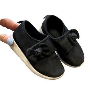 Nerteo Toddler Girls Black Slip On Sneakers Size 6